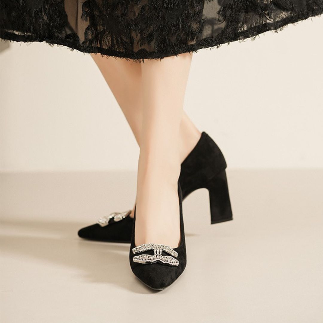 Black Block-Party heel with decorative brooches 