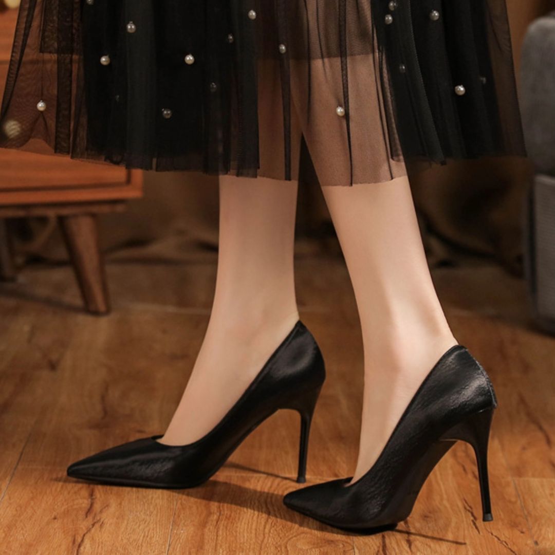 Dhamaka black stiletto heel height and sole view
