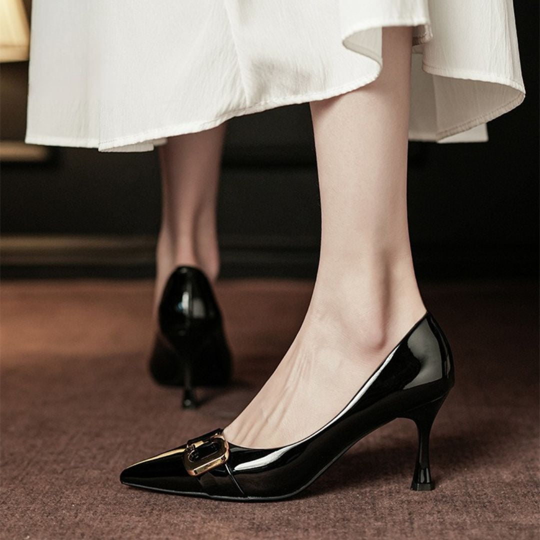 Junoon black kitten heel height and sole view