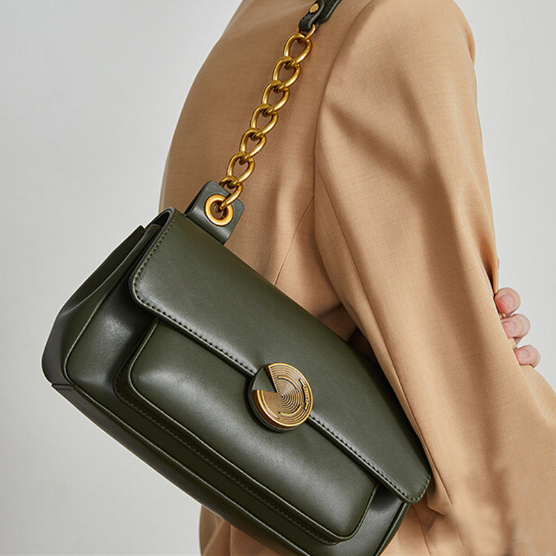 Chain underarm baguette shoulder bag