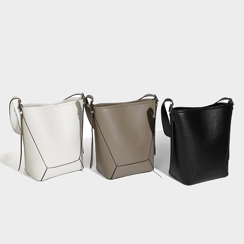 Elizabeth Shoulder Bag