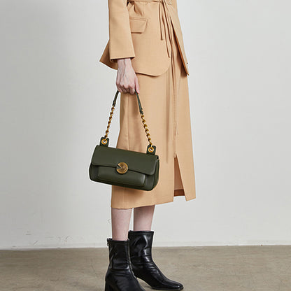 Chain underarm baguette shoulder bag